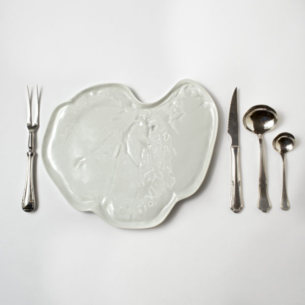 Higado dinner plate -with cutlery